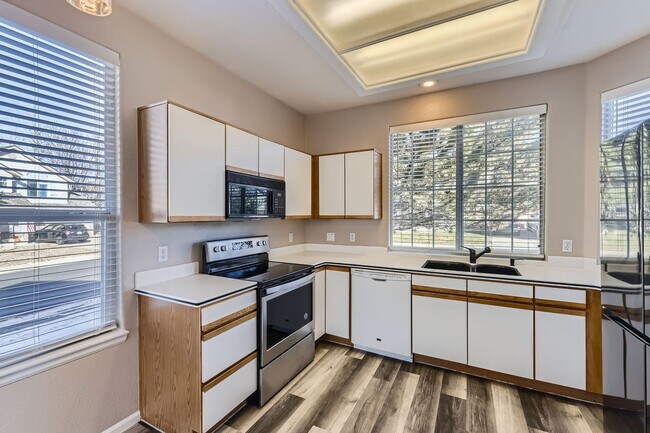 Building Photo - Spacious 4 Bed/ 3 Bath Home with Finished Basement