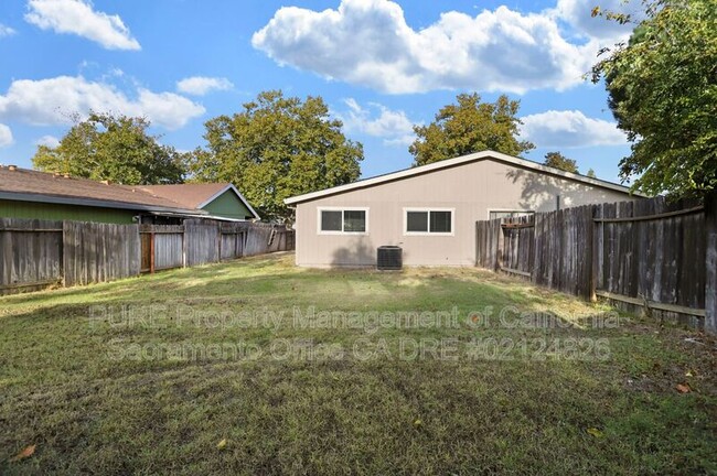 Building Photo - 7812 Serrano Ct