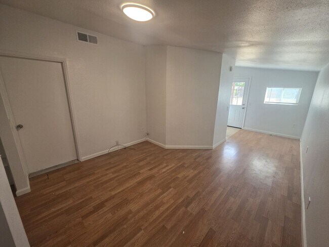 Building Photo - 299 N Marguerite Ave