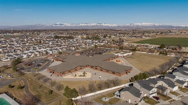Building Photo - 5 Bedroom Home in South Boise _ Community ...