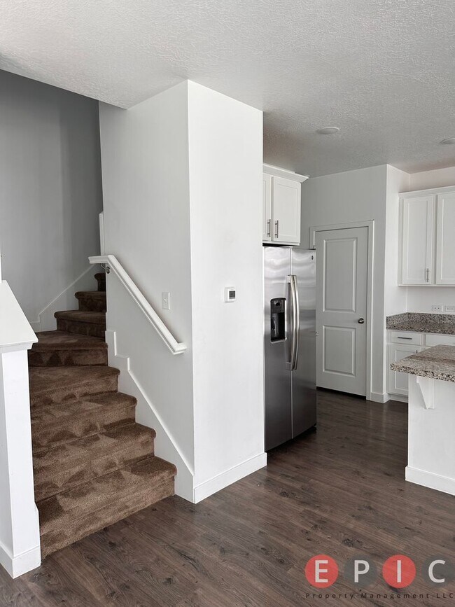 Building Photo - Beautiful Home in Lehi