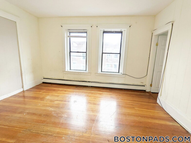 Building Photo - 62 Empire St