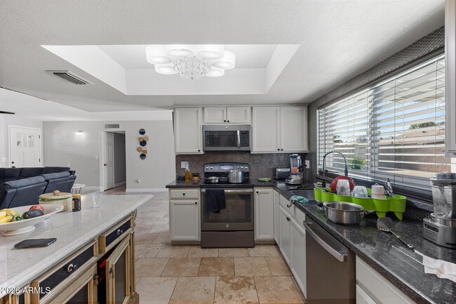 Building Photo - 4716 W Christy Dr