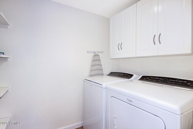 Building Photo - 15640 N 55th St