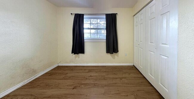 Building Photo - 4041 67th Ave N