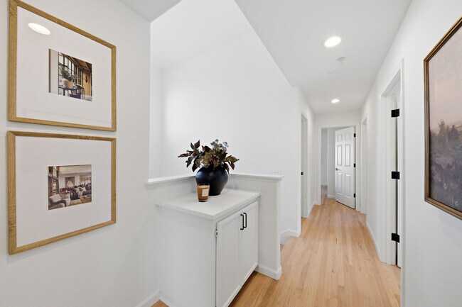 Building Photo - 15 Aaron Dr