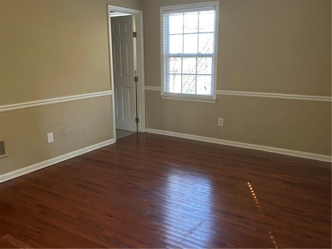 Building Photo - 2051 Bishop Creek Dr