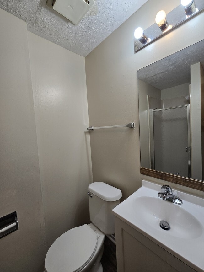 Building Photo - 3824 W Elm St