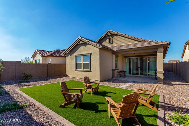 Building Photo - 22433 E Cattle Dr