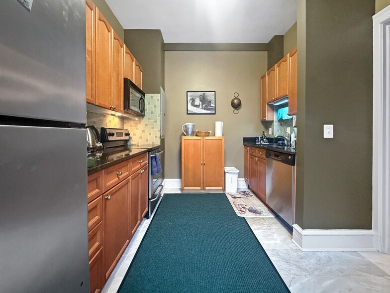 Building Photo - 1613 Harvard St NW