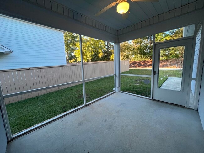 Building Photo - 3177 Mayflower Ln