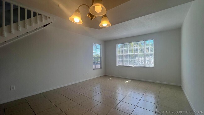 Building Photo - 735 SW 148th Ave