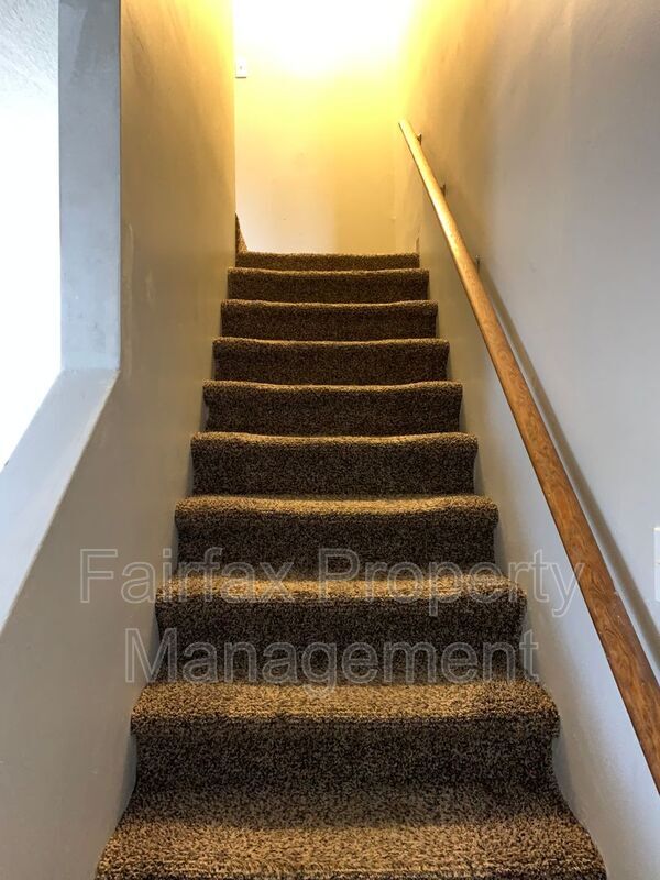 Building Photo - 1419 Cherrycrest Drive