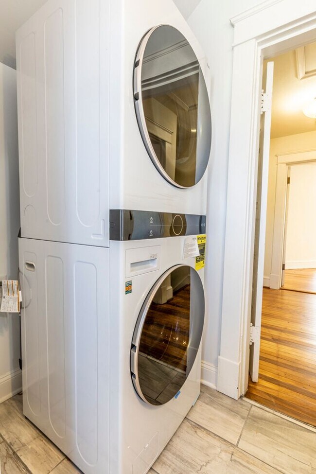 Building Photo - 213 Todd Ave