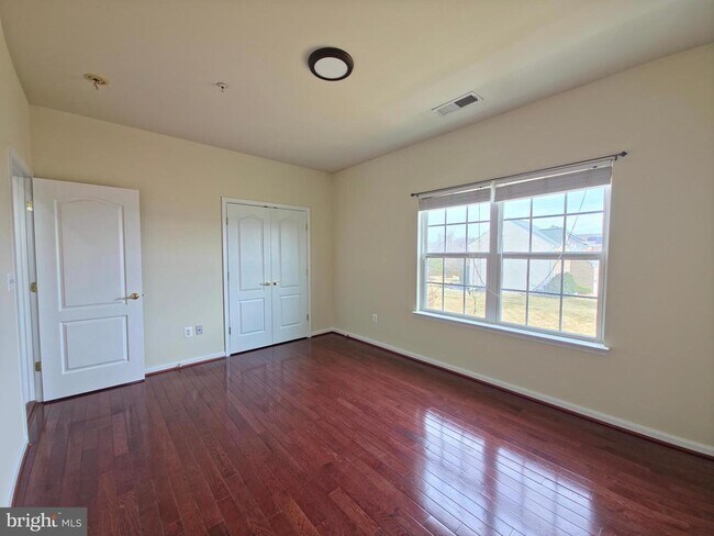 Building Photo - 7108 Sudley Ave