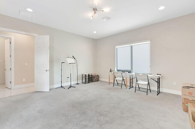 Building Photo - 16317 Cabernet Dr