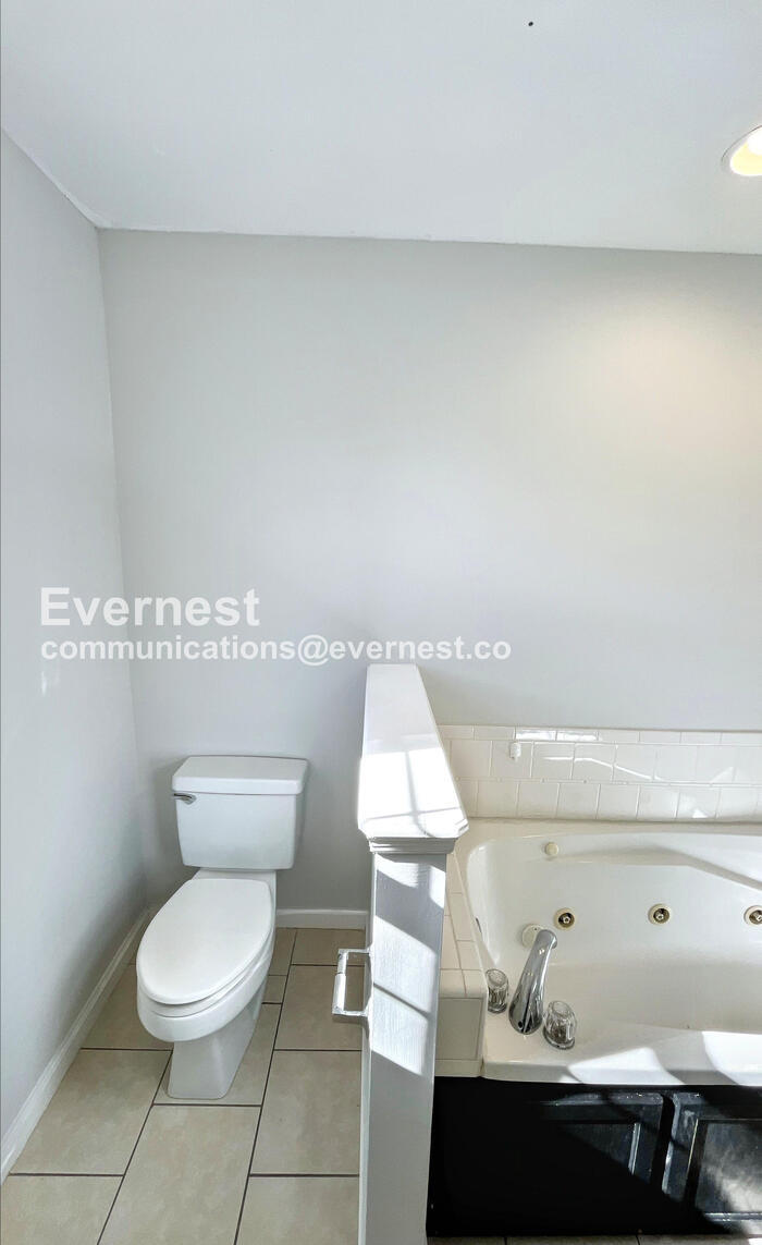 Building Photo - 183 Bunker Dr