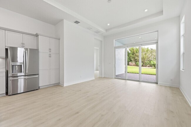 Building Photo - 140 SE Via Tirso