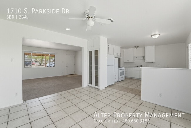 Building Photo - 1710 S Parkside Dr