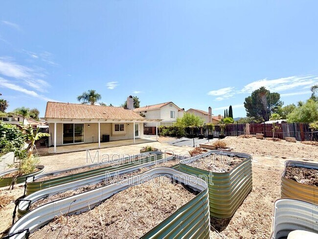 Building Photo - 39721 Rustic Glen Dr
