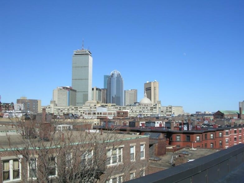 Building Photo - 80 Fenway