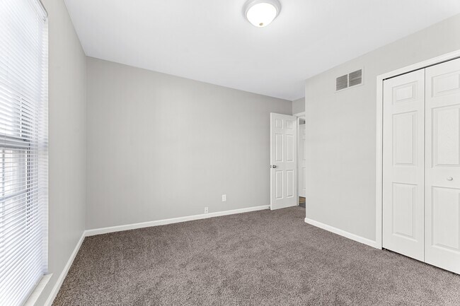 Building Photo - 24360 E River Rd