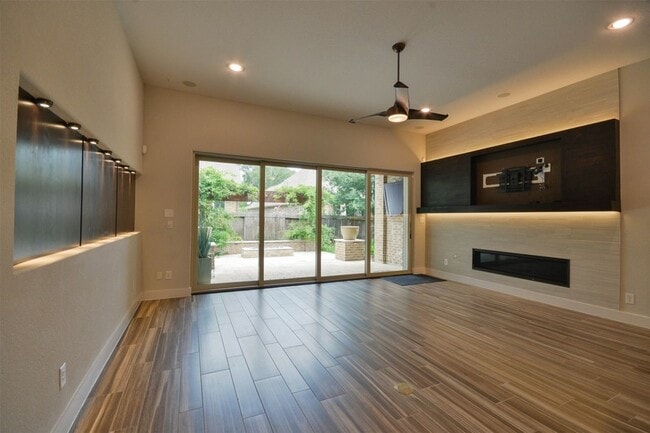 Building Photo - 5911 Vineyard Creek Ln