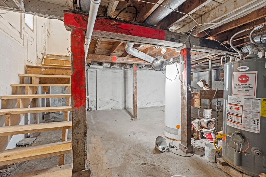 Building Photo - 316 W Park St