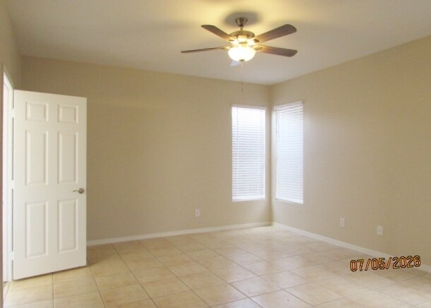 Building Photo - 6135 W Navajo Dr