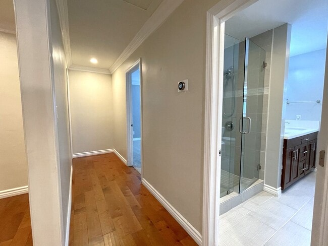 Building Photo - 716 W Upas St