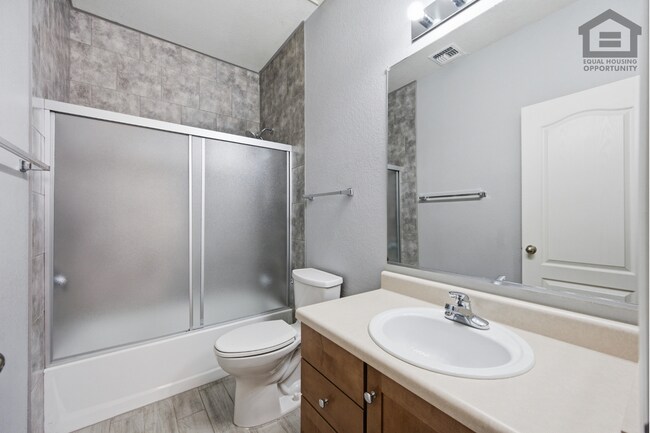 Building Photo - 3Bed/2Bath House at Ray Rd/Recker Rd! Ready for Immediate Move-In!