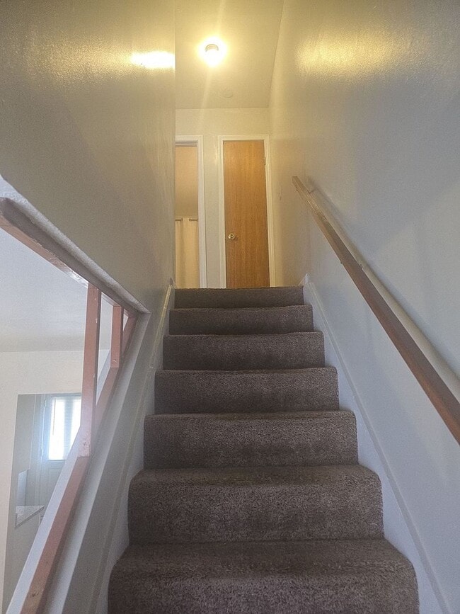 Building Photo - Near Prisma Health 2 bed 1.5 bath Townhome