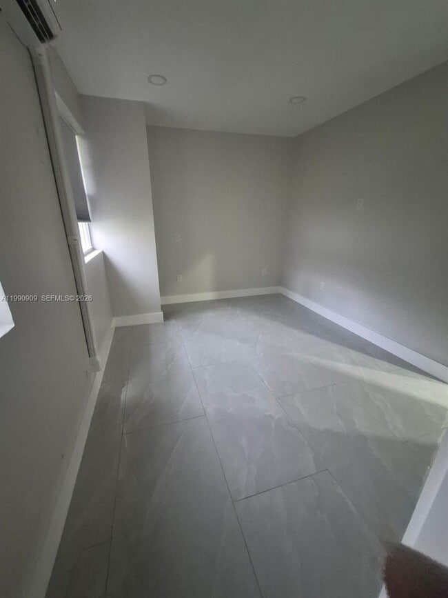 Building Photo - 1140 SW 153rd Terrace