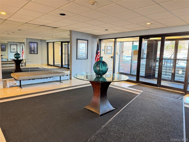 Building Photo - 103 Gedney St