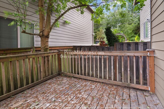 Building Photo - Light & Bright Three Bedroom Home in Aloha!