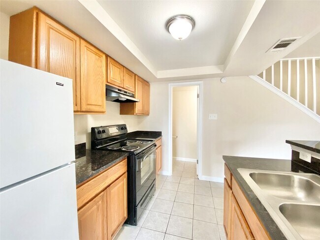 Building Photo - 8001 Rothington Rd