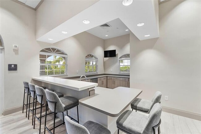 Building Photo - 8215 NW 125th Ln