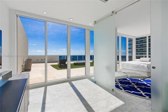 Building Photo - 1800 S Ocean Dr