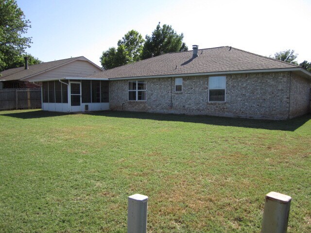 Building Photo - 11200 Ann Arbor Ave