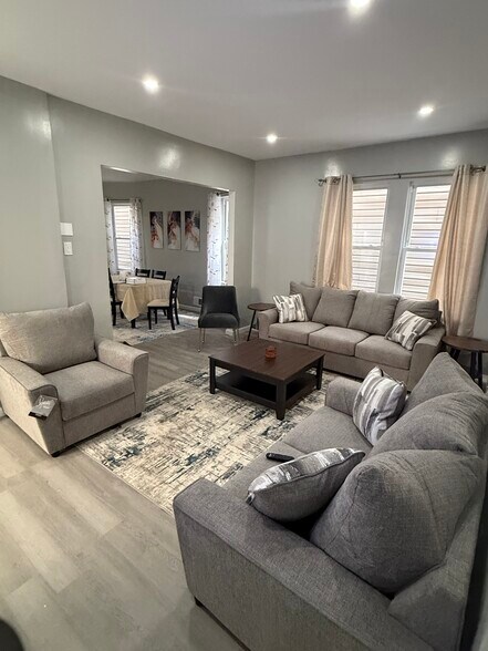 Building Photo - 72 Seymour Ave