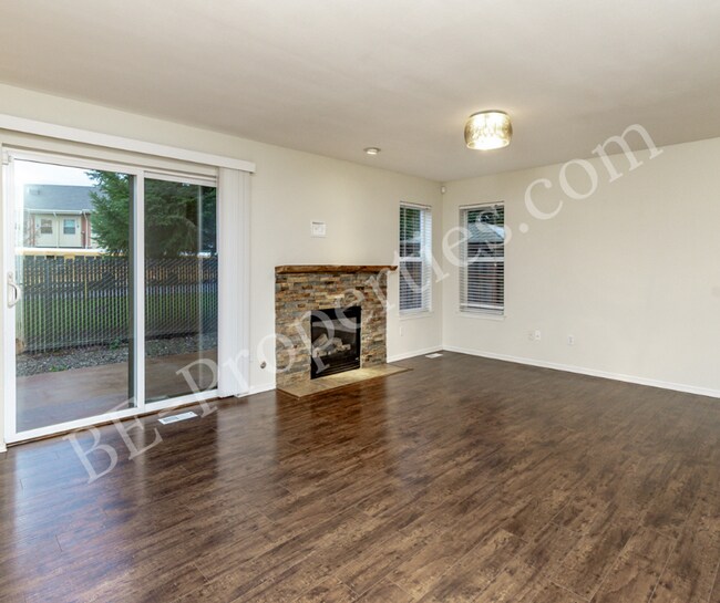 Building Photo - Puyallup Home