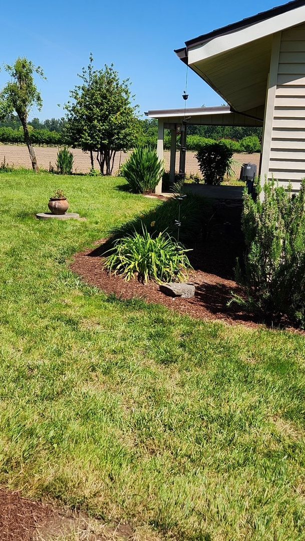 Building Photo - Molalla Country Home
