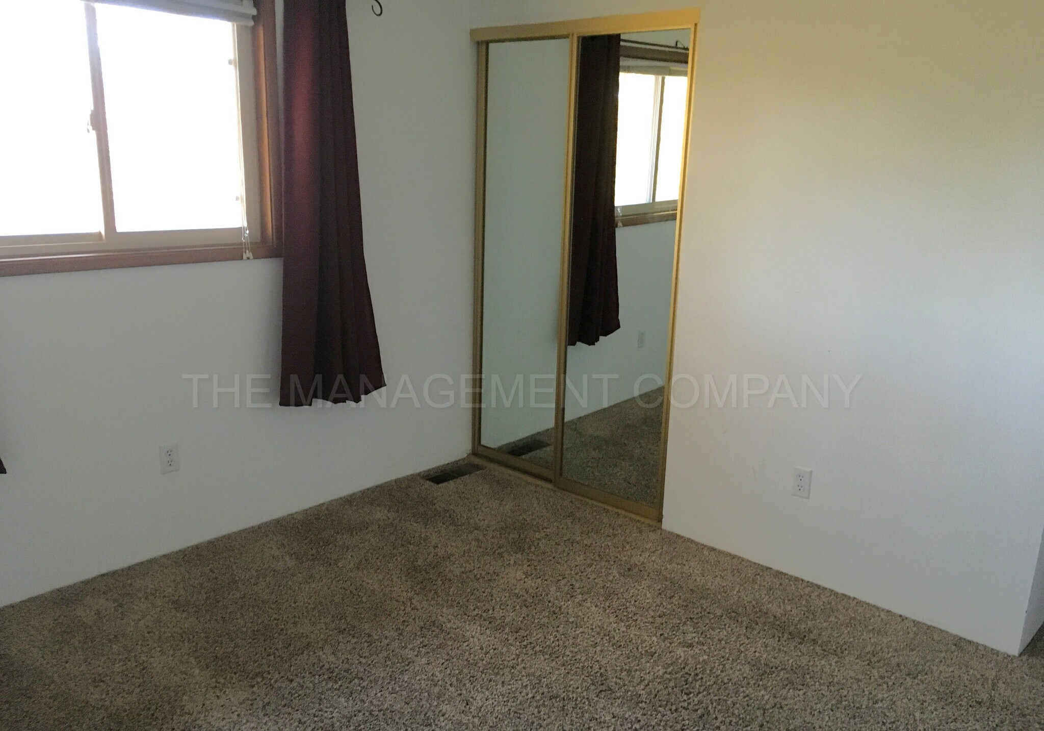 Building Photo - 1127 Sunburst St