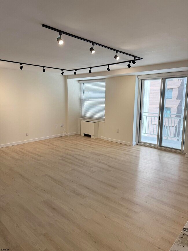 Building Photo - 101 S Plaza Pl