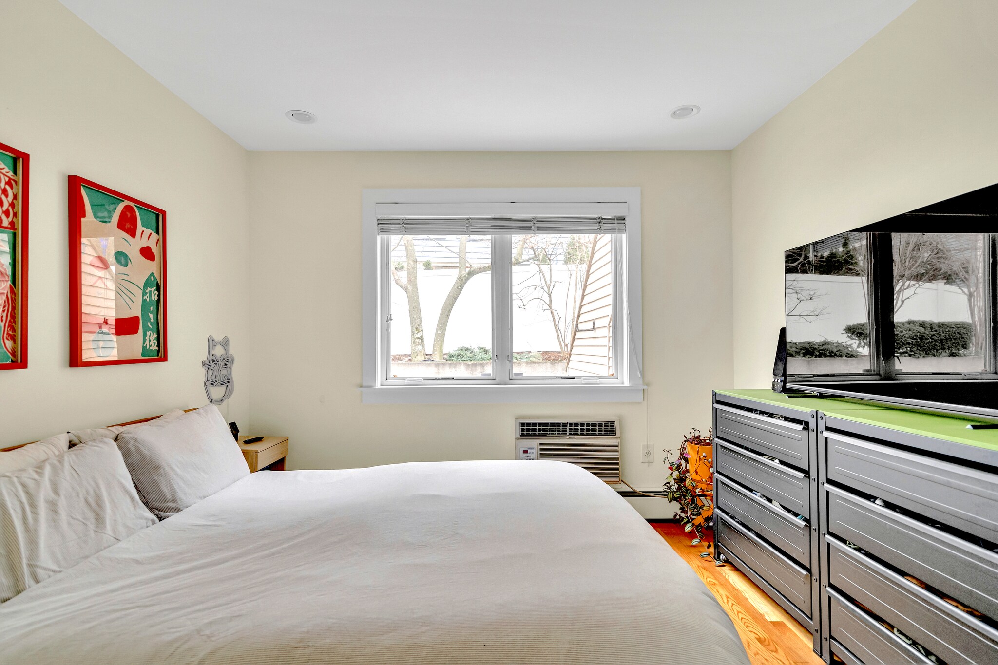 Building Photo - 626 Washington St