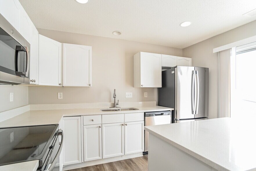 Building Photo - 5966 Cougar Ln