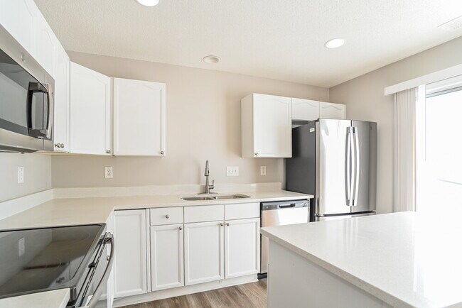 Building Photo - 5966 Cougar Ln