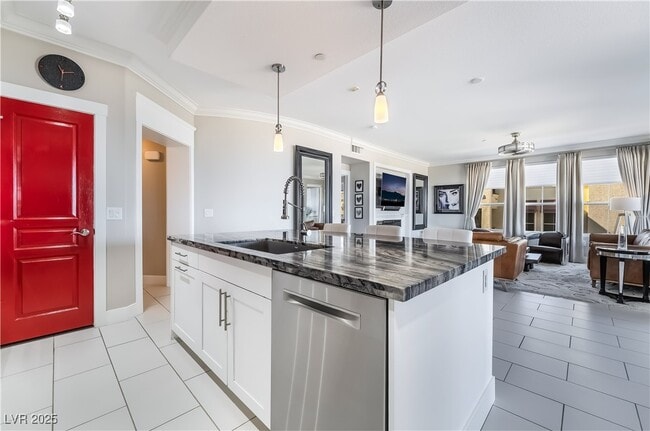 Building Photo - 2555 Hampton Rd