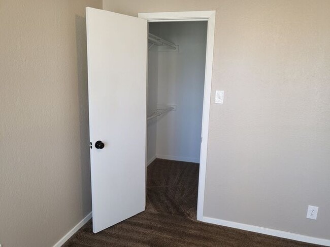 Building Photo - 809 Treadwell Ct