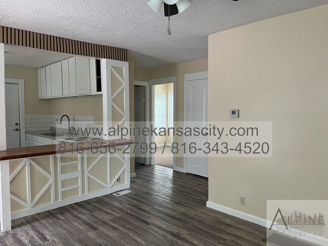 Building Photo - 3 Bedroom NE Home